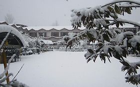 Akbar Hotel Srinagar